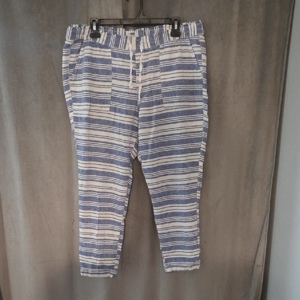 Old Navy Blue and White Striped Ankle Pants